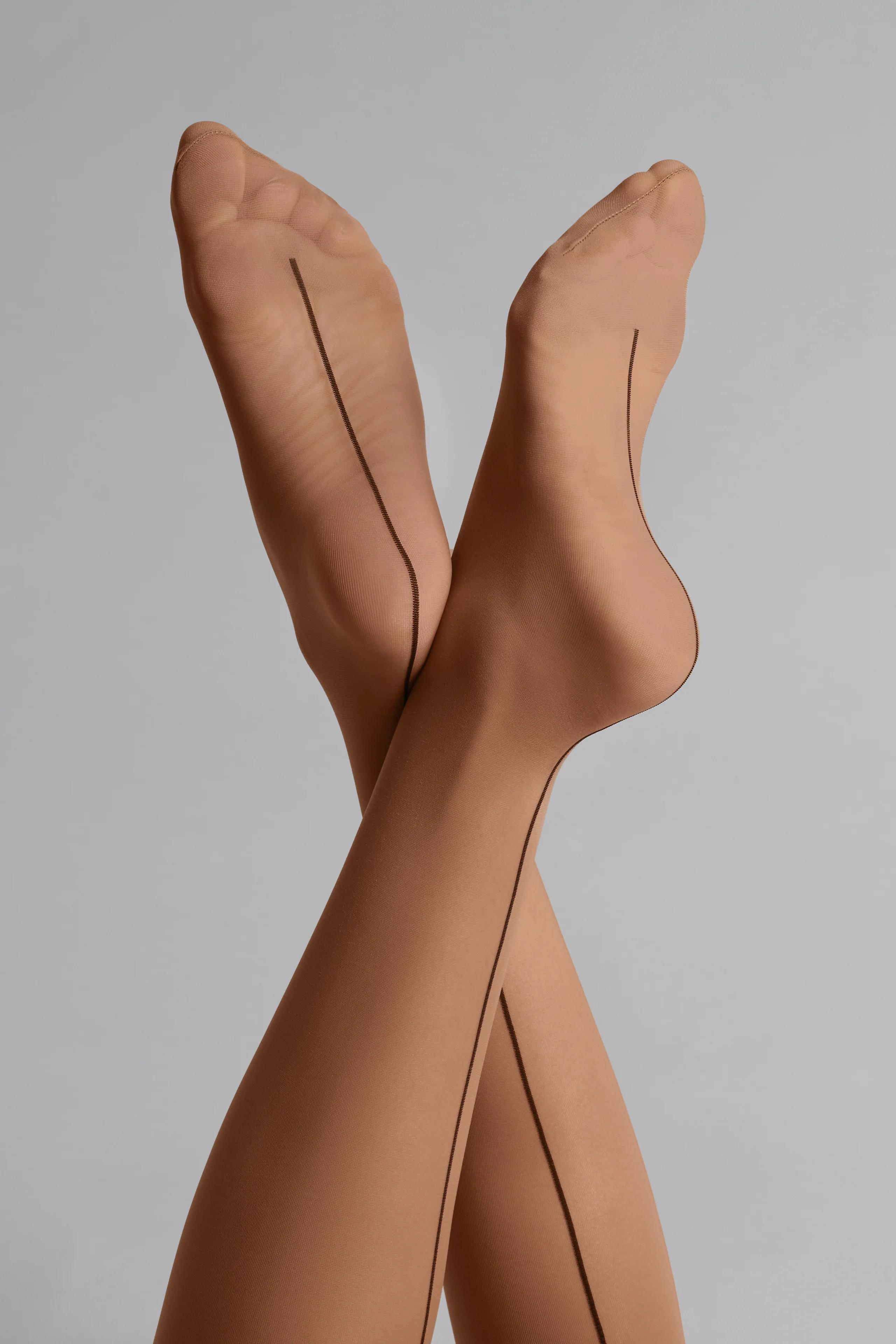 Signature Back Seam Seamless Tights - 20D - Sun Nude - LEGWEAR - Image 6